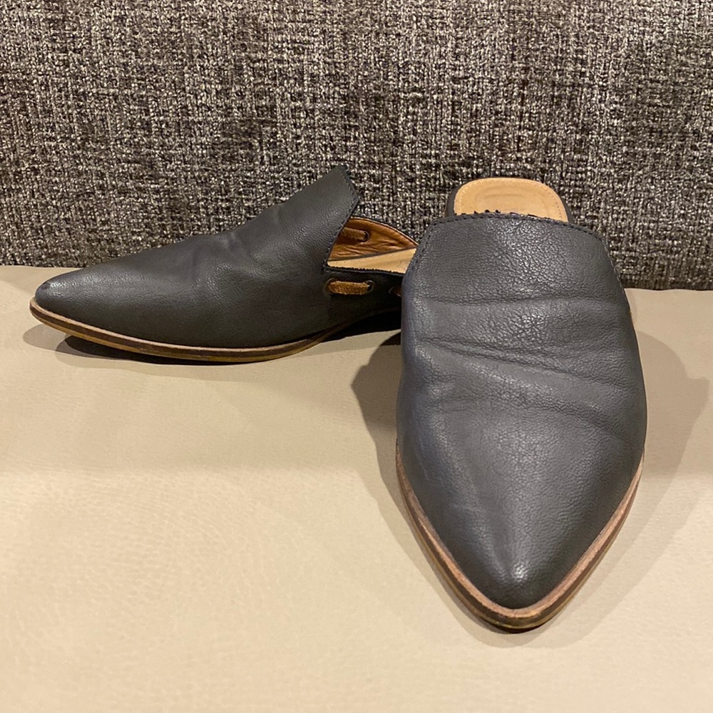 Charcoal Gray Pointed Toe Leather Mules